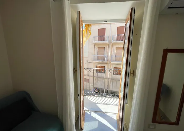 Il Mare Di Dafni アパート チェファル